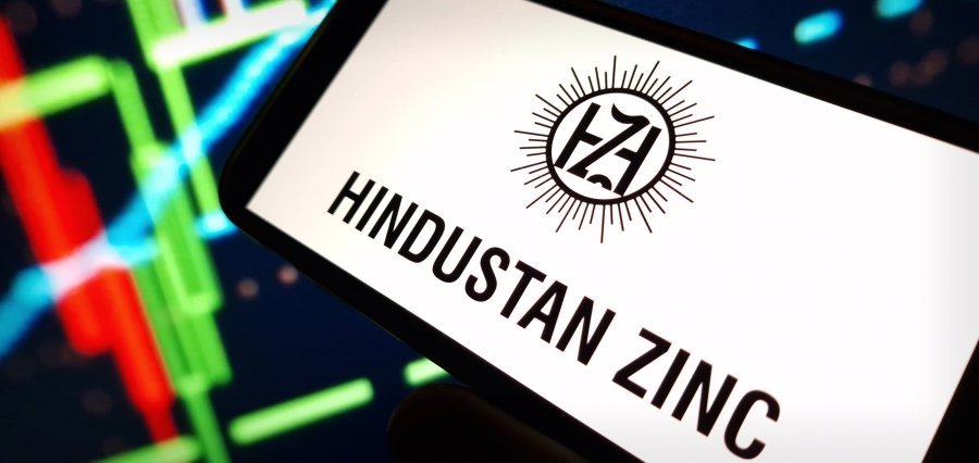 Read more about the article Hindustan Zinc Shares Jump 5%, Touch 52-Week High as Silver Prices Rally